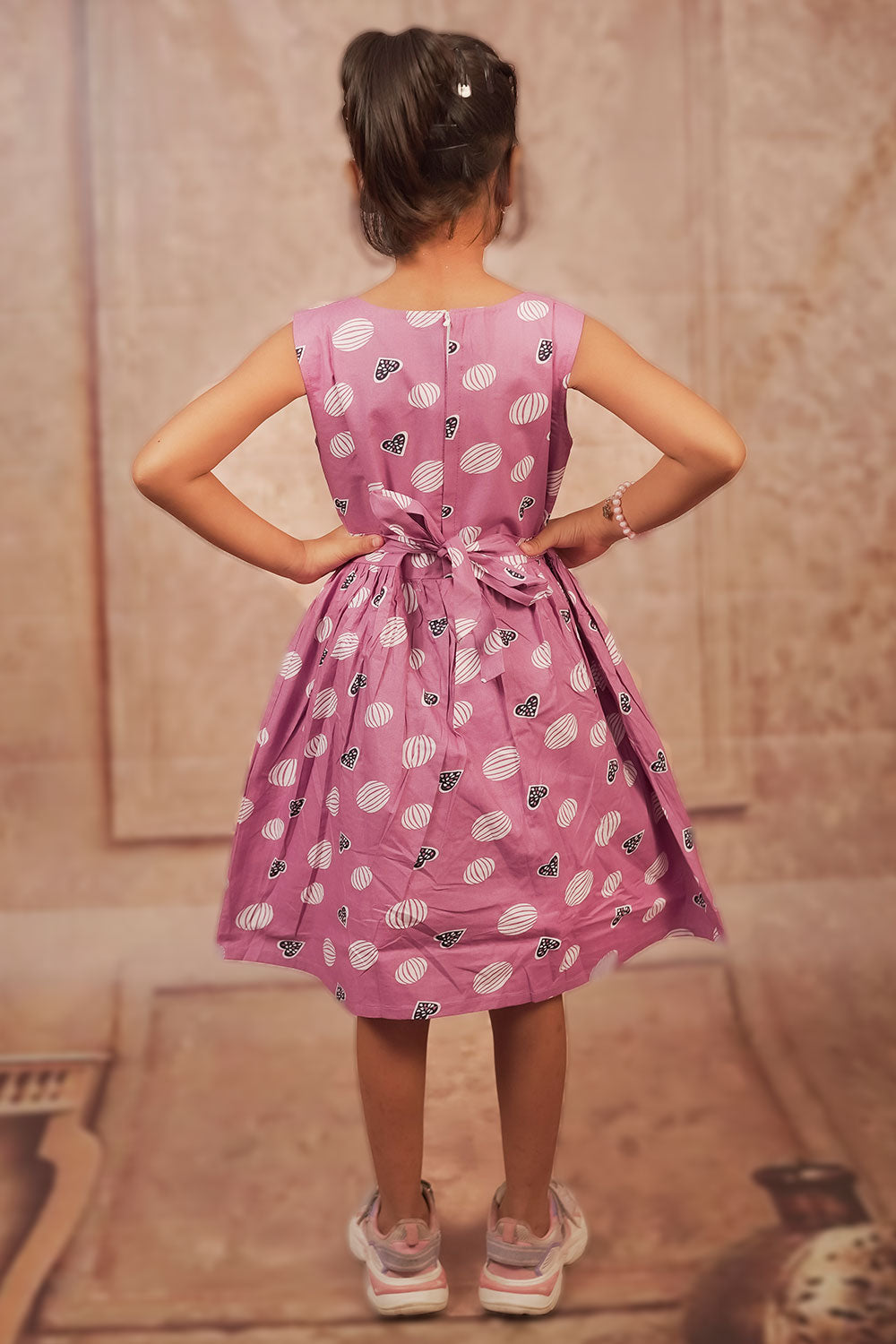 Pariari Girls Sleeveless Purple Candy Hearts Frock